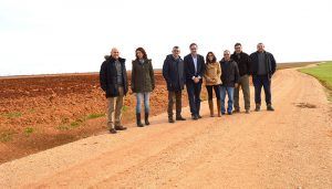 Diputación de Cuenca y Junta arreglan cerca de 12,5 kilómetros en cinco caminos de Villanueva de la Jara, Villarta y Ledaña