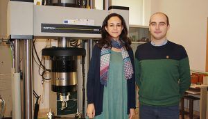 Dos estudiantes de la Escuela de Caminos de la UCLM ganan un concurso de análisis de comportamiento de una placa de hormigón armado