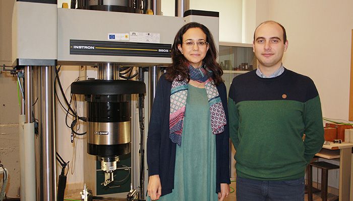 Dos estudiantes de la Escuela de Caminos de la UCLM ganan un concurso de análisis de comportamiento de una placa de hormigón armado