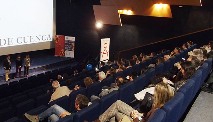 Doscientas personas asisten al preestreno del capítulo de la serie ‘Ciudades Patrimonio’ de RTVE dedicado a Cuenca