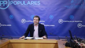 El PP-CLM condena que el PSOE de Page y Sánchez consientan que sus dirigentes compartan mesa con Otegui