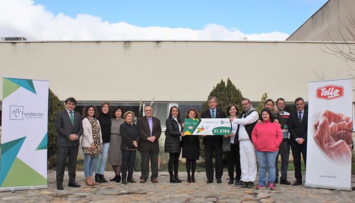 Fundación Eurocaja Rural y Grupo Tello Alimentación entregan a AFAEM Despertar los 21.378 euros de su 6ª Carrera Solidaria