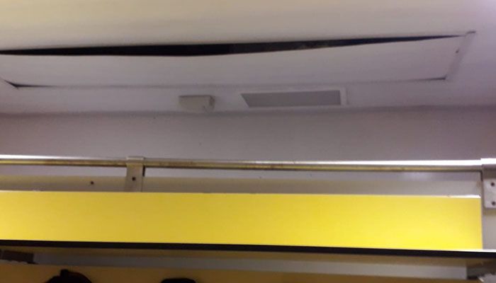 IU Azuqueca denuncia que la piscina climatizada municipal está en un estado lamentable