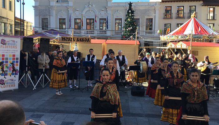 La calle Miguel Fluiters estará cortada al tráfico para favorecer la movilidad peatonal durante esta Navidad