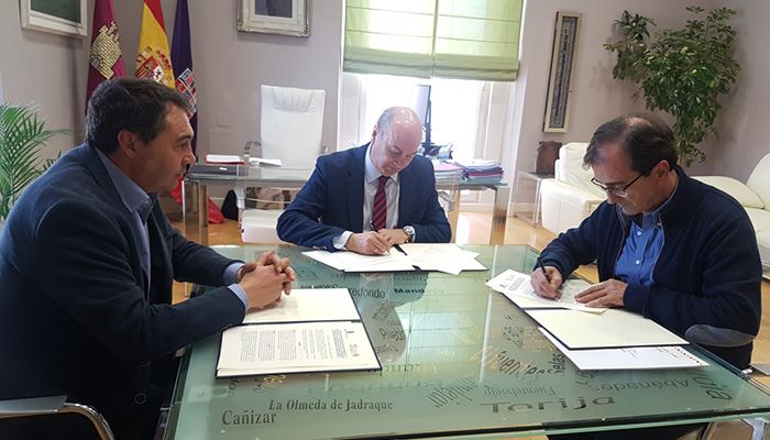 La Diputación de Guadalajara aporta 18.000 euros a la Fundación NIPACE para el desarrollo de un programa de ayuda a los niños con parálisis cerebral