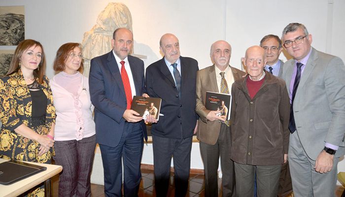 La Junta publica un libro sobre Pedro Mercedes para recordar al ceramista en el décimo aniversario de su fallecimiento