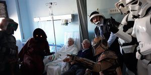 La Legión 501-Spanish Garrison trae la ilusión del universo Star Wars en una mañana diferente con pacientes, familiares y trabajadores del Hospital de Guadalajara 2 La Legión 501-Spanish Garrison trae la ilusión del universo Star Wars en una mañana diferente con pacientes, familiares y trabajadores del Hospital de Guadalajara