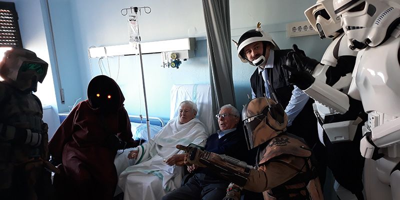 La Legión 501-Spanish Garrison trae la ilusión del universo Star Wars en una mañana diferente con pacientes, familiares y trabajadores del Hospital de Guadalajara 1 La Legión 501-Spanish Garrison trae la ilusión del universo Star Wars en una mañana diferente con pacientes, familiares y trabajadores del Hospital de Guadalajara