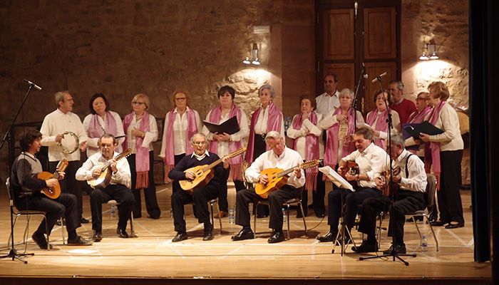La Rondalla de Sigüenza interpreta en El Pósito su concierto de Navidad 1 La Rondalla de Sigüenza interpreta en El Pósito su concierto de Navidad
