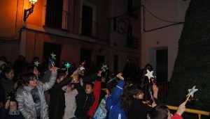 Los niños encieden las luces del Árbol de Navidad de Huete