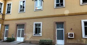 Los padres del IES 'Castilla' de Guadalajara denuncian las graves humedades que sufre el instituto