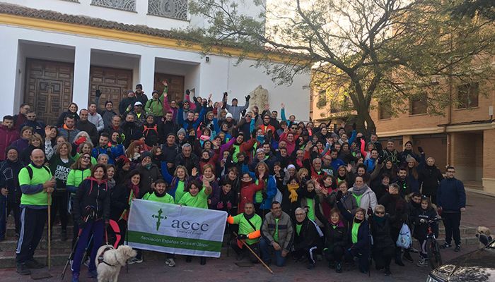Multitudinaria y solidaria marcha contra el Cáncer en Valera de Abajo