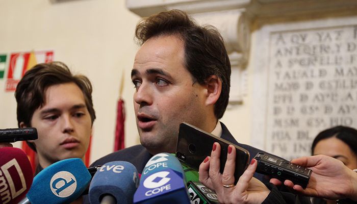 Núñez apuesta por seguir defendiendo nuestra Constitución para disfrutar de la paz y la convivencia que tenemos en Democracia