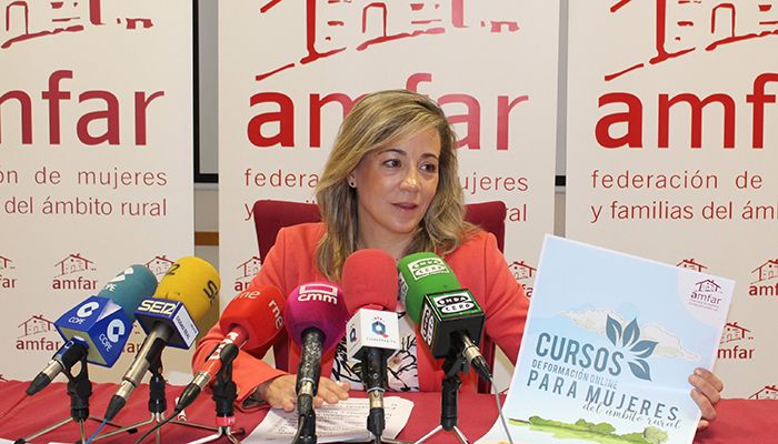 AMFAR llega a mujeres rurales de 14 comunidades autónomas a través de su formación online