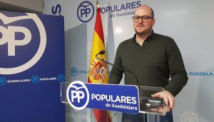 Castillo “Las encuestas que encarga Page tienen más cocina que ‘Masterchef’”