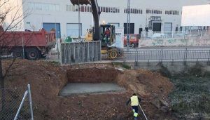 Comienza la construcción de un puente peatonal sobre el Arroyo Cabanillas, entre el Centro Joven y el Ferial