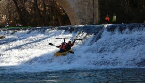 Cuenca vuelve a ser única con una brillante VI San Silvestre en Piragua
