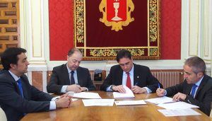 El Ayuntamiento de Cuenca y CaixaBank suscriben un anticipo de recaudación por importe de 12 millones de euros
