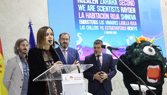 El stand de Castilla-La Mancha en FITUR acoge la presentación del Festival Gigante de Guadalajara