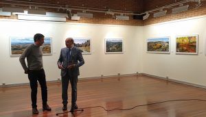 José Manuel Latre inaugura la exposición fotográfica ‘Andar y ver la provincia de Guadalajara’ de Nacho Abascal