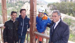 Llorens transmite su apoyo al alpinista Pedro Cifuentes por su participación en un rescate en el Fitz Roy