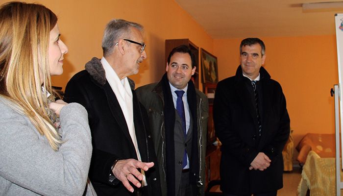 Núñez visita el Centro de Atención Residencial Betania en Guadalajara