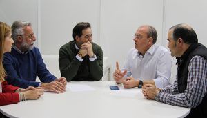 Núñez y Monago se comprometen con los castellano-manchegos y extremeños en la defensa de un tren digno, frente al abandono del PSOE de Sánchez, Page y Vara