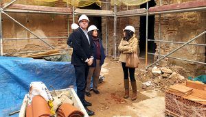 Prieto comprueba el buen desarrollo de la rehabilitación del antiguo Convento de Clarisas de Villanueva de la Jara 2 Prieto comprueba el buen desarrollo de la rehabilitación del antiguo Convento de Clarisas de Villanueva de la Jara