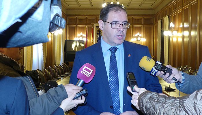 Prieto recueda a Godoy que “Diputación lleva más de dos años esperando la respuesta de la Junta para buscar una ubicación al vertedero”