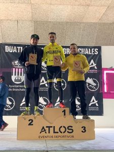 Ángel Llorens logra el tercer puesto en la general en el exigente duatlon invernal de Bronchales