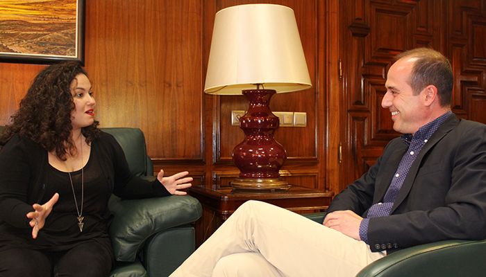 Alberto Rojo traslada la felicitación del Gobierno regional a Laura Galán, actriz guadalajareña protagonista del corto ganador del Goya 2019