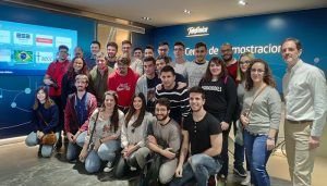 Alumnos de la Escuela Politécnica de Cuenca visitan el Centro de Demostraciones de Telefónica en Madrid