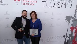 El alcalde de Brihuega recoge en representación del Ayuntamiento el premio al Mejor Destino Turístico de Castilla–La Mancha