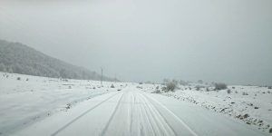 El dispositivo invernal de la Diputación de Cuenca actúa contra las placas de hielo en dieciocho carreteras de La Serranía