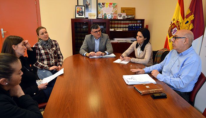 El Gobierno regional adjudica las obras de reforma del frontón del CEIP “Federico de Muelas”