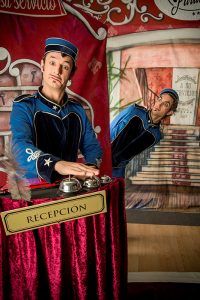 Este sábado, espectáculo de teatro, magia y humor en Cabanillas con A su servicio