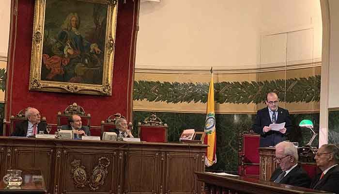 Javier Sanz presenta en la RANM su 'Diccionario biográfico histórico de dentistas'