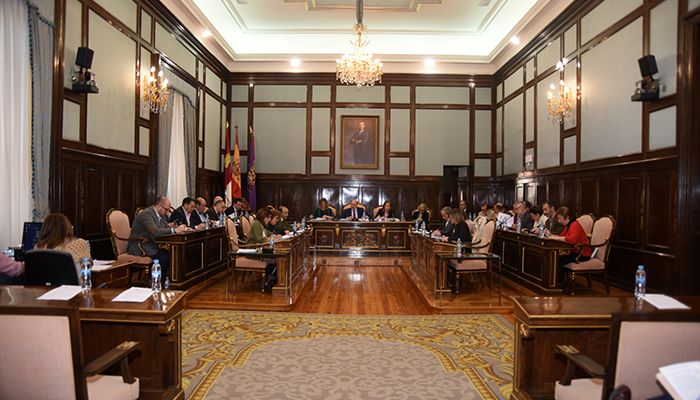 La Diputación de Guadalajara acuerda, a propuesta del Grupo Popular, apoyar a los catalanes que sufren el acoso de los grupos radicales separatistas