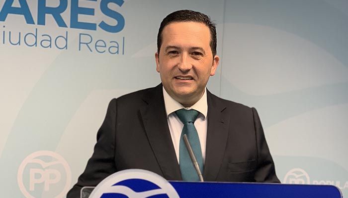 Lucas-Torres “Page y otros oportunistas socialistas quieren dar una imagen falsa para ocultar que están traicionando a España tanto como Sánchez”