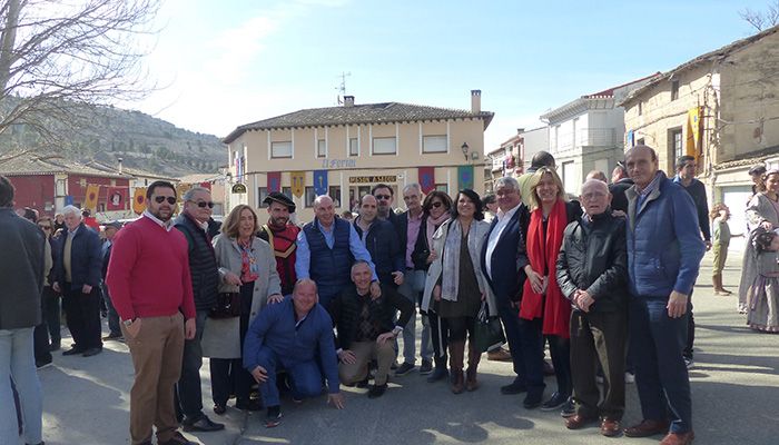 Más de 4000 vehículos lograron aparcar con normalidad en la Feria de las Mercaderías de Tendilla