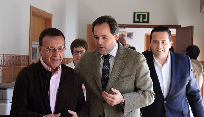 Núñez garantiza que su Gobierno no permitirá el cierre de los centros de Educación Especial de la región