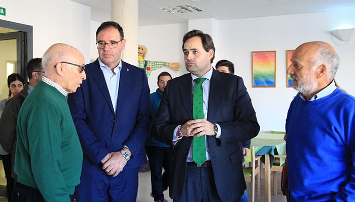Núñez visita la Residencia San Francisco de Asis y el Centro Residencial Convivir en Horcajo de Santiago 1 Núñez visita la Residencia San Francisco de Asis y el Centro Residencial Convivir en Horcajo de Santiago