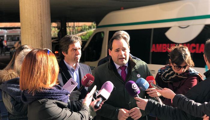 Paco Núñez pondrá fin al contrato 'precario' del transporte sanitario que sufren trabajadores y pacientes de Guadalalajara, Albacete y Ciudad Real