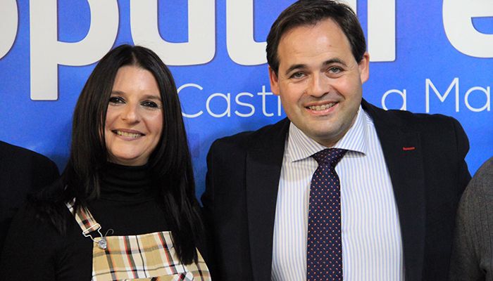 Paco Núñez presenta a Esther García como candidata a la alcaldía de Yebes