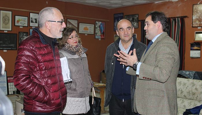 Paco Núñez se compromete a impulsar la cultura local de los pueblos de Castilla-La Mancha a través de los grupos de teatro amateur