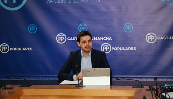 Serrano diferencia entre el modelo del PSOE, que nos sitúa a la cola en creación de riqueza, y el del PP que es garantía de creación de empleo y apuesta por bajar los impuestos