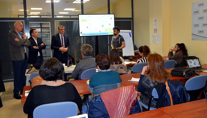 Un total de 22 emprendedores se forman en Cuenca y reciben ayuda de la Junta para poner en marcha su proyecto empresarial