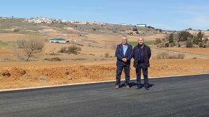 Finalizan las obras de asfaltado, del camino Jábaga-Navalón, en un día histórico para Fuentenava de Jábaga 2 20190314 115649 hdr