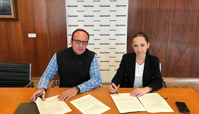 ASAJA Cuenca y Liberbank colaboran para facilitar la gestión de la PAC a agricultores y ganaderos de la provincia