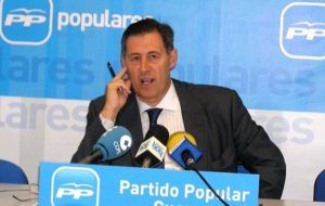Carlos Navarro abandona el Partido Popular
